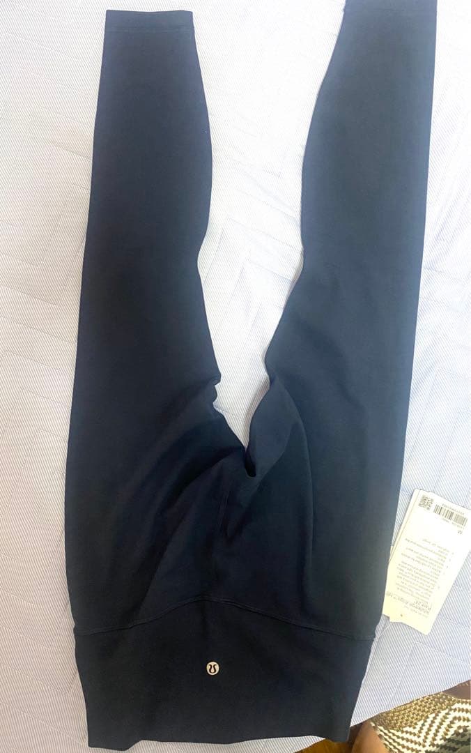 【新品タグ付】lululemonヨガパンツ(M ネイビー)