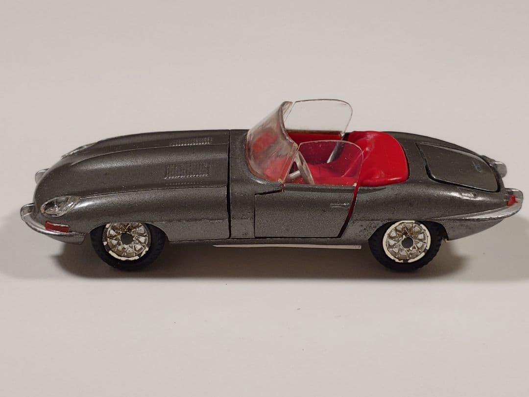 ミニカー TEKNO 926 JAGUAR E TYPE