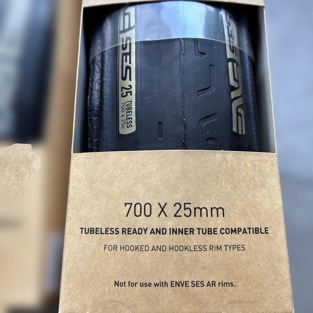 ENVE SES Road Tire 700x25mm チューブレスレディ新品