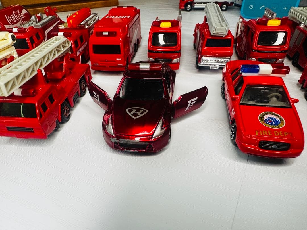 【まとめ売り】トミカ 消防車 パトカー 救急車 16点 レッドシリーズ 現状品