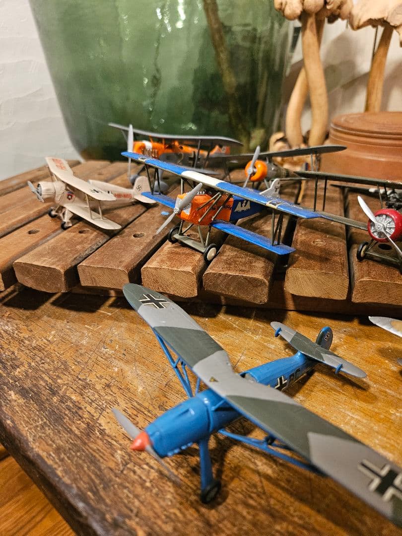 戦闘機　飛行機　模型　プラモデル　完成品　日本軍　ドイツ　アメリカ　昭和レトロ