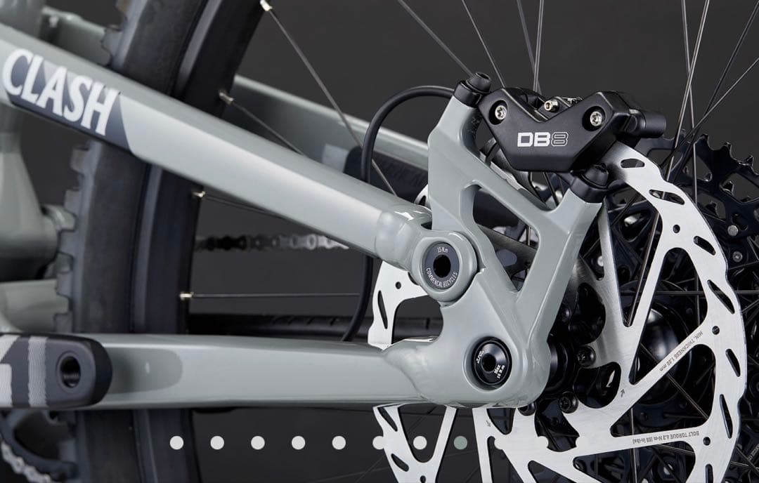 【新品同様】COMMENCAL CLASH RIDE 2025 パイライトグレー
