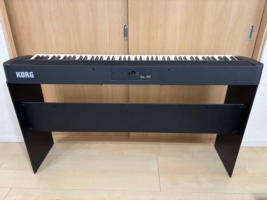 送料込み！　2022年製　KORG B2 88鍵盤　電子ピアノ　専用スタンド付き