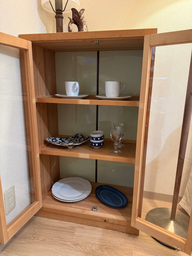 【アンティーク】食器棚　キャビネット　ガラス　コンパクト　木製