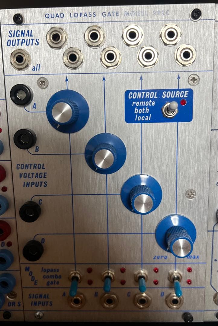 鍵盤楽器 Buchla 292c QUAD LOPASS GATE