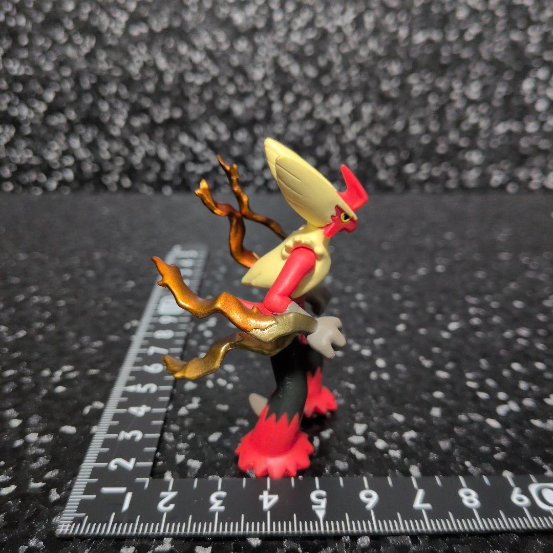 ポケモン　フィギュア　メガバシャーモ　メタリック