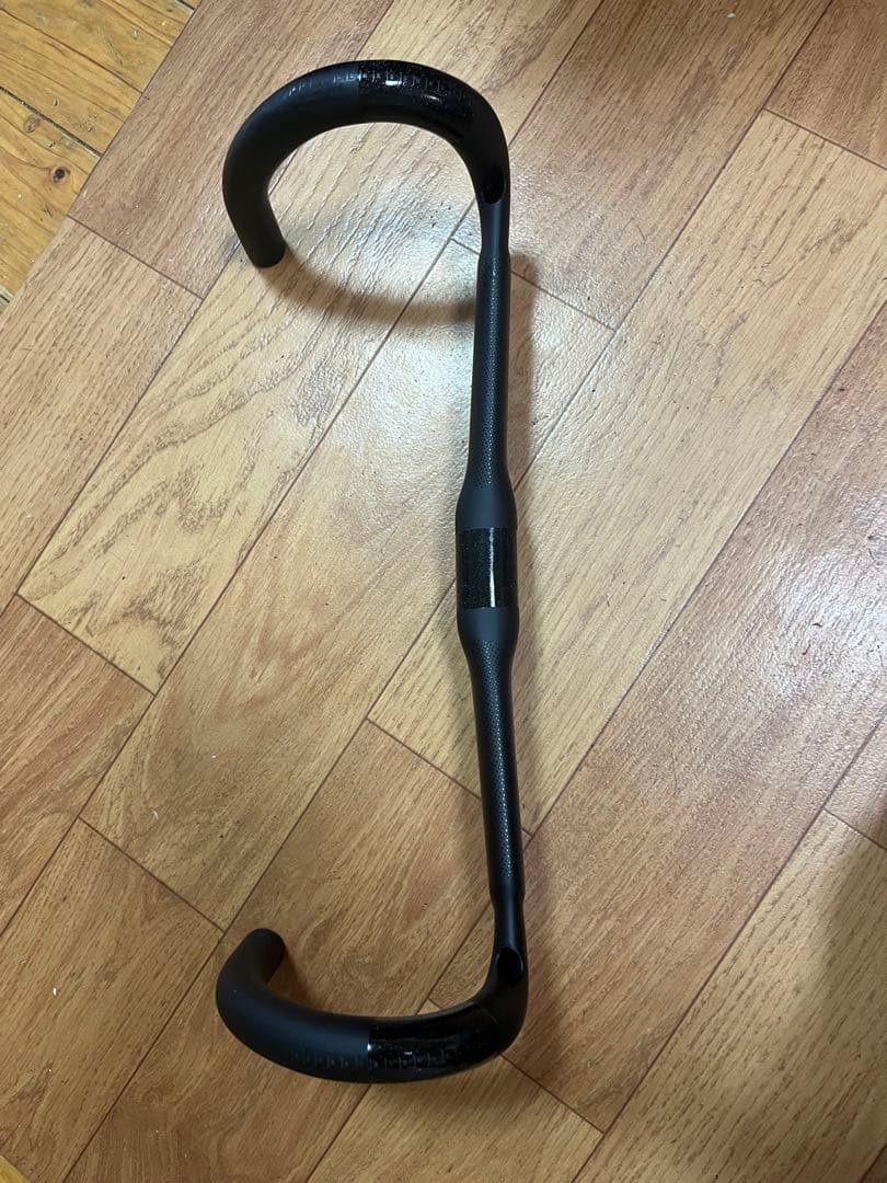 カーボンファイバー エアロハンドル マットブラック　400mm