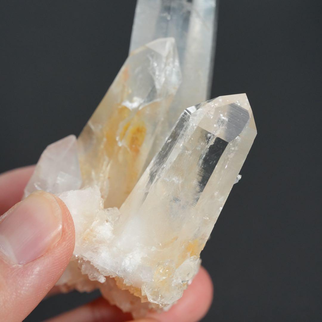 【ライトで照らすと淡いブルーカラー】チタニウム水晶 コロンビア産