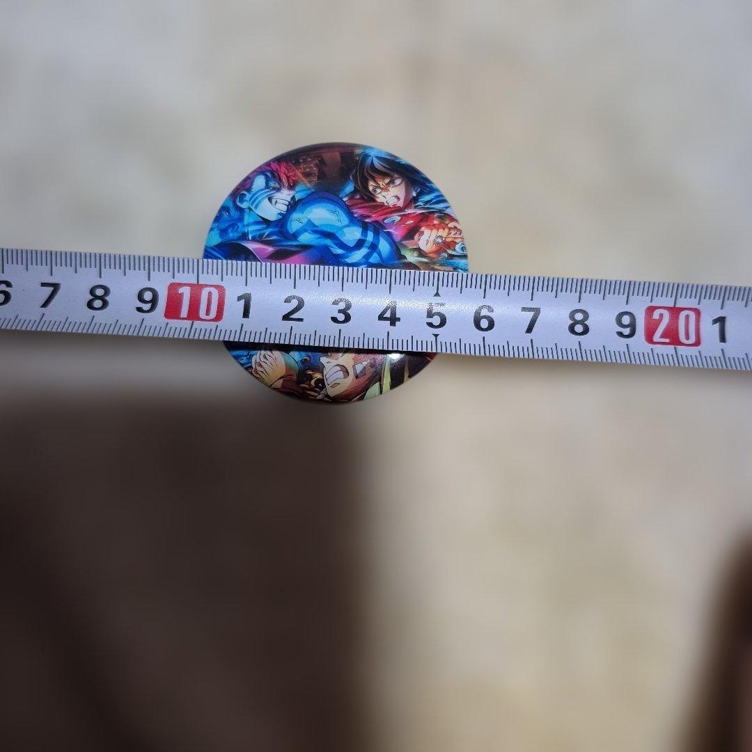 アニメキャラクター 缶バッジ 直径約5.5cm