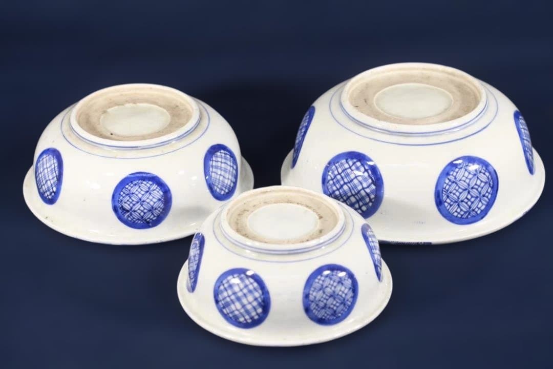 687　古伊万里染付いにしえモダン図3つ鉢　大中小　無傷美品　明治