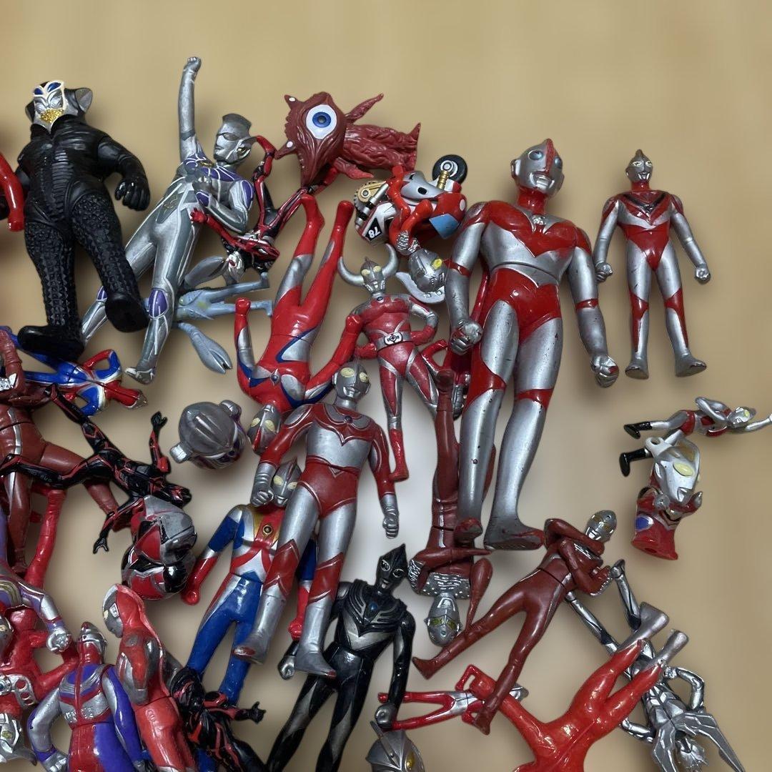 ウルトラマン、怪獣フィギュア多数セット　約50個