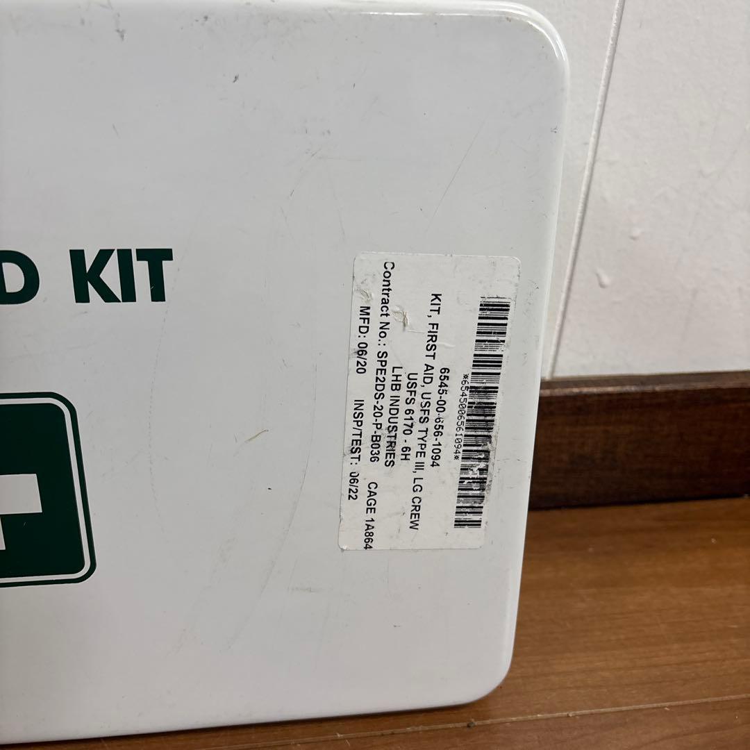 米軍放出品　FIRST AID KIT CASE ホワイト　送料無料