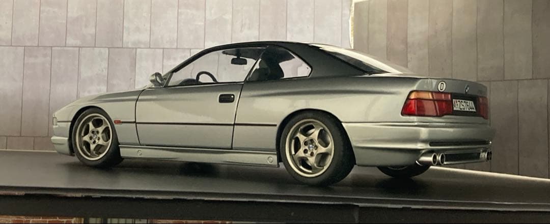 ソリード 1/18  E31 850CSi ミニカー