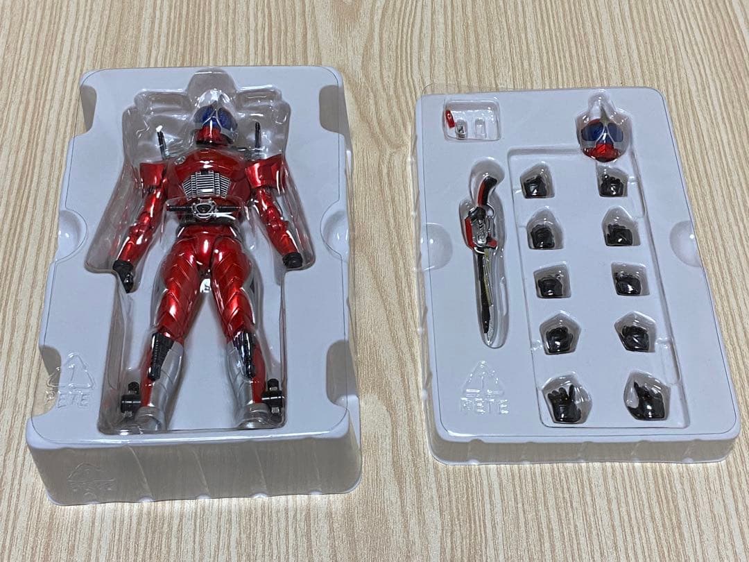 S.H.Figuarts（真骨彫製法） 仮面ライダーアクセル