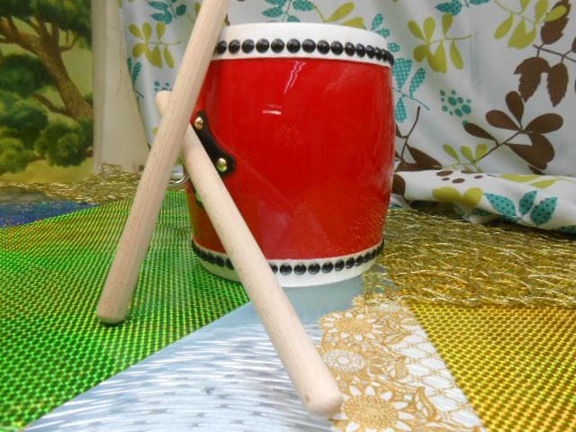 (送料無料18.980円　Rエイサー沖縄大太鼓25cm*30cm 撥二本付