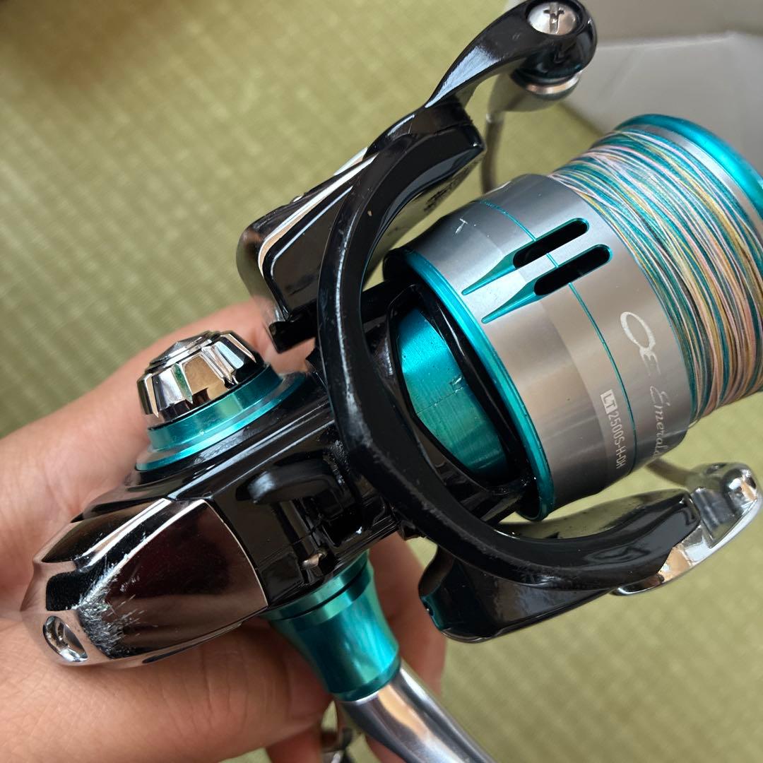 Daiwa Emeraldas LT 2500S-H-DH リール