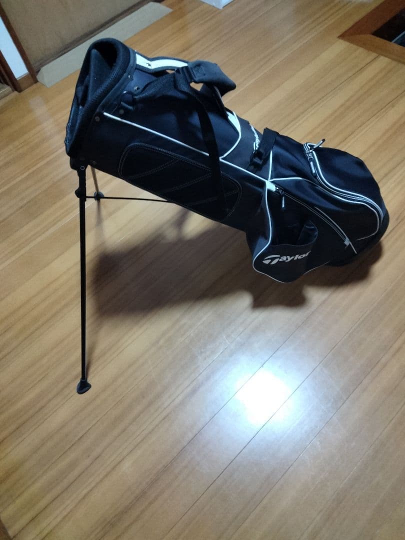 TaylorMade スタンドバッグ 黒/白