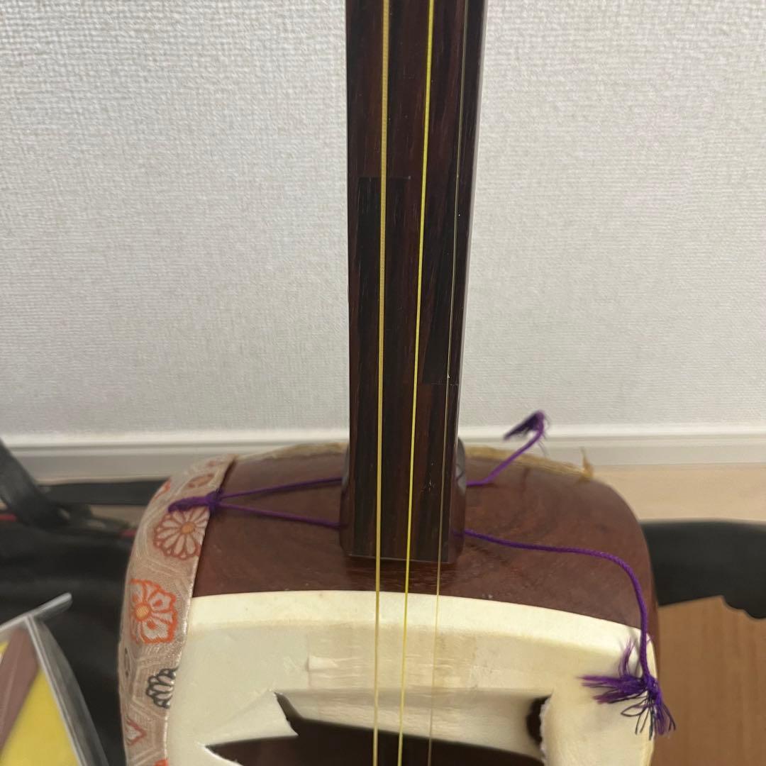 ✨【高級】三味線 中棹 紅木 丸打ち胴 付属品多数　 バチ　レザーケース付属✨