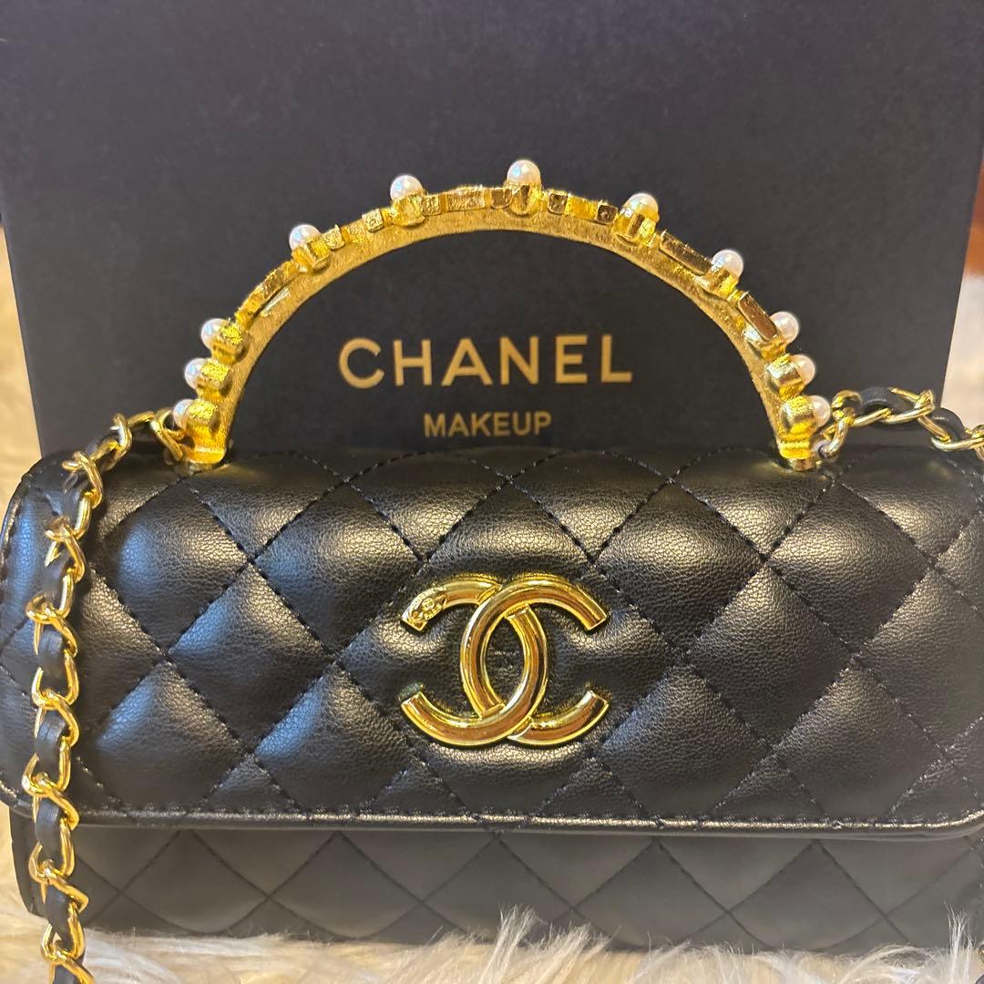 希少CHANEL キルティングバッグ 黒