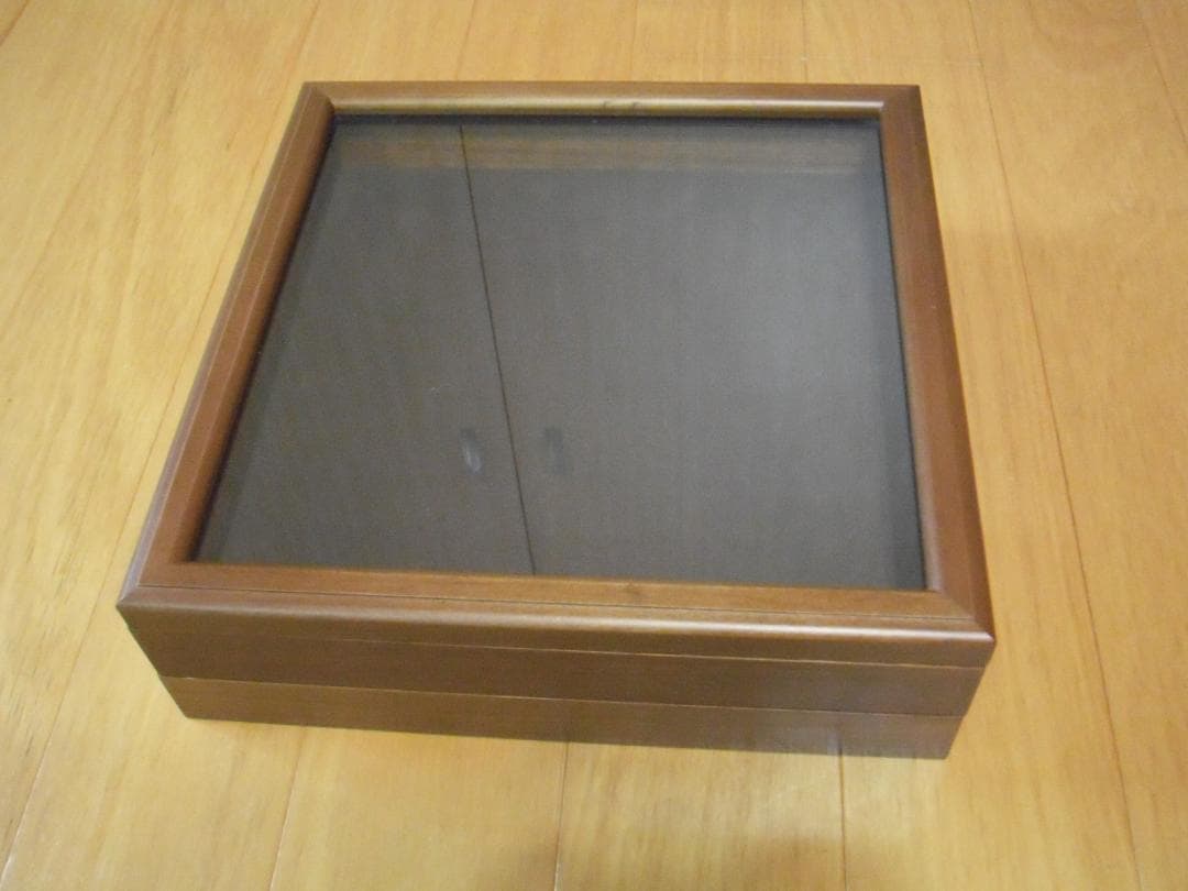 【中古】上質木製ディスプレイ ショーケース ２段重ね ガラス蓋 ３０cm角