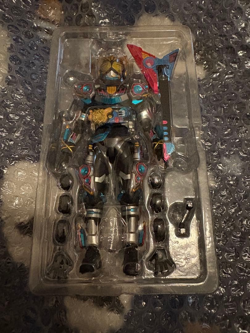 フィギュアーツ　仮面ライダーナーゴ　フィーバービートフォーム