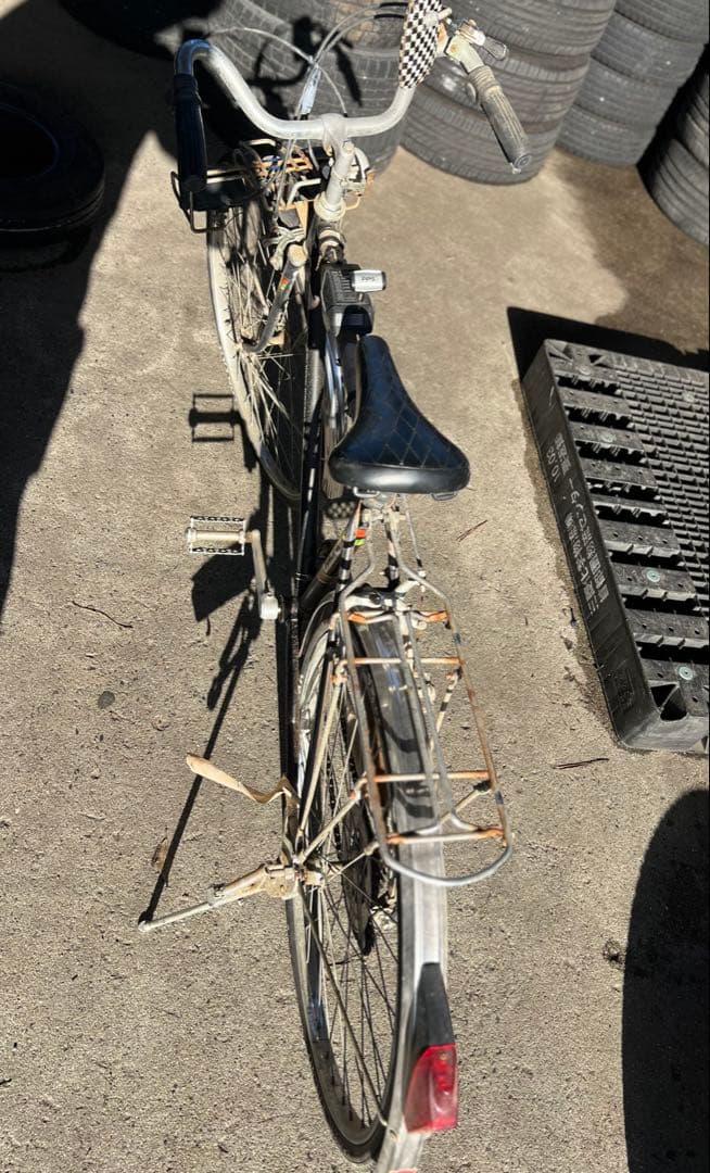 キンキパワフル自転車です。使用や保管による傷、汚れ、サビが多少あります。