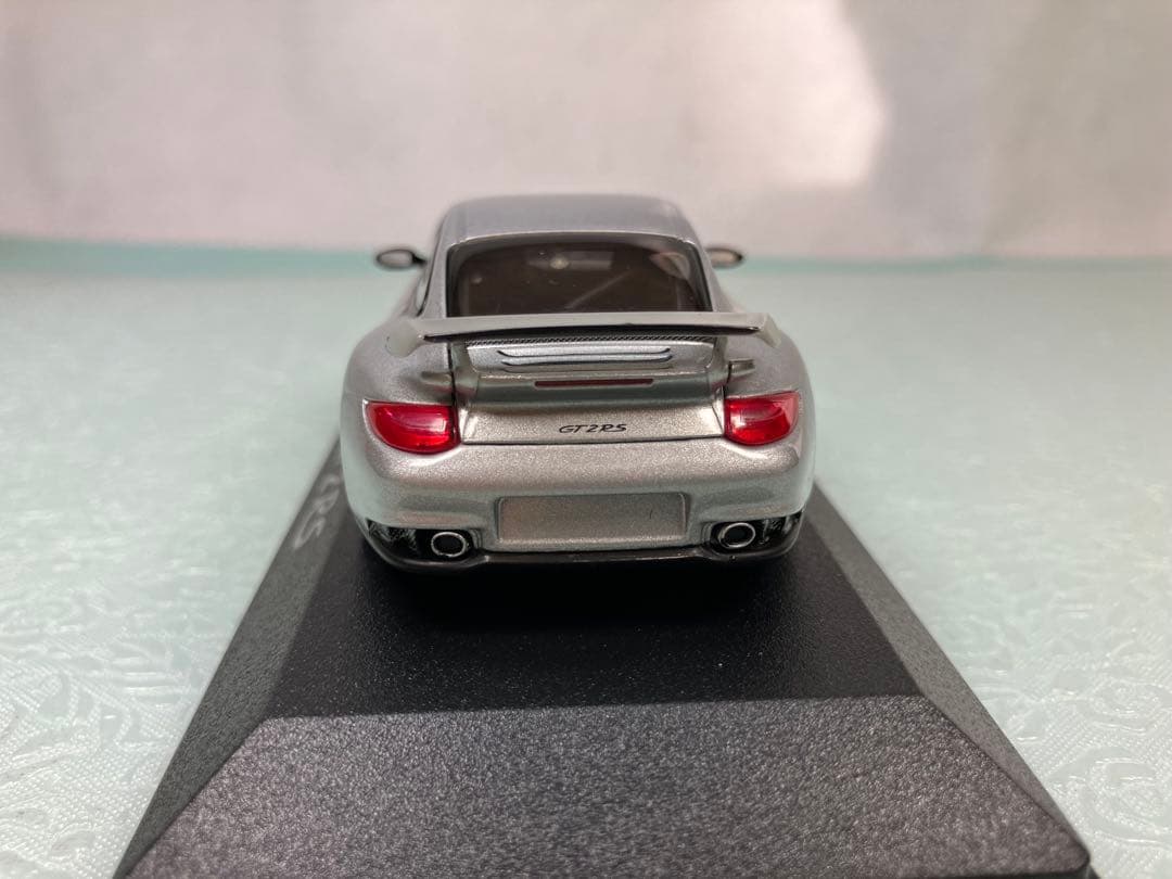 ミニチャンプス　ディーラー品　ポルシェ911 GT2RS 2010年