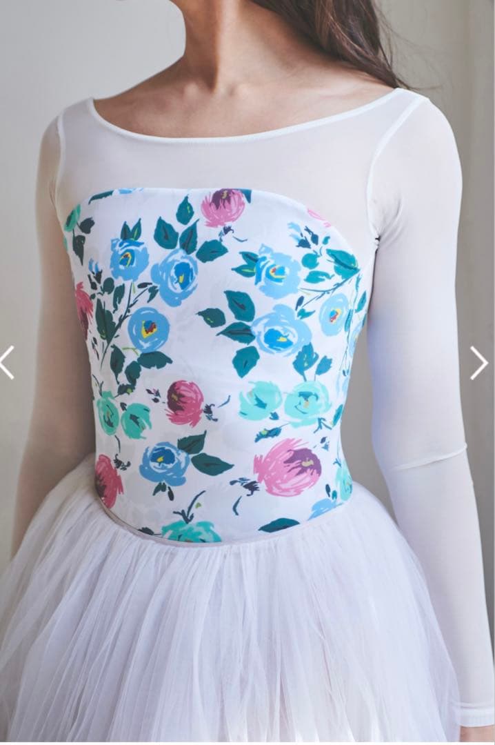 美品　stina スティナ　バレエ　レオタード　Mサイズ
