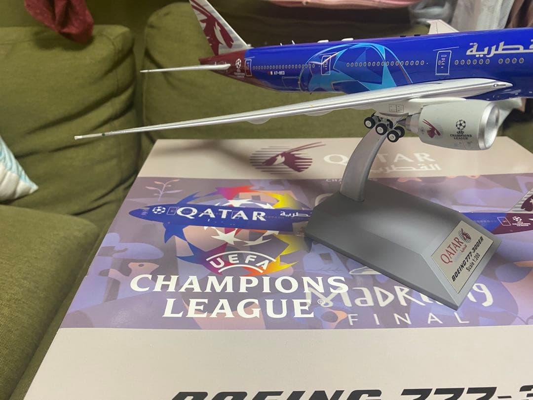 航空機・ヘリコプター QatarBoeing777-300E Champions League
