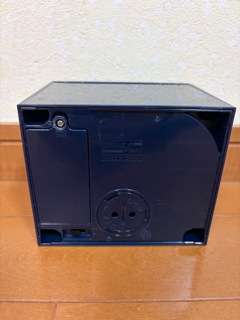 ヤクルトスワローズ　つば九郎　貯金箱