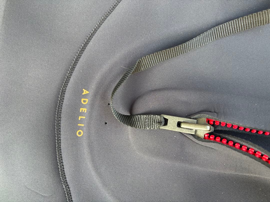 ADELIO wetsuit,chippa wilsonモデル、シーガル