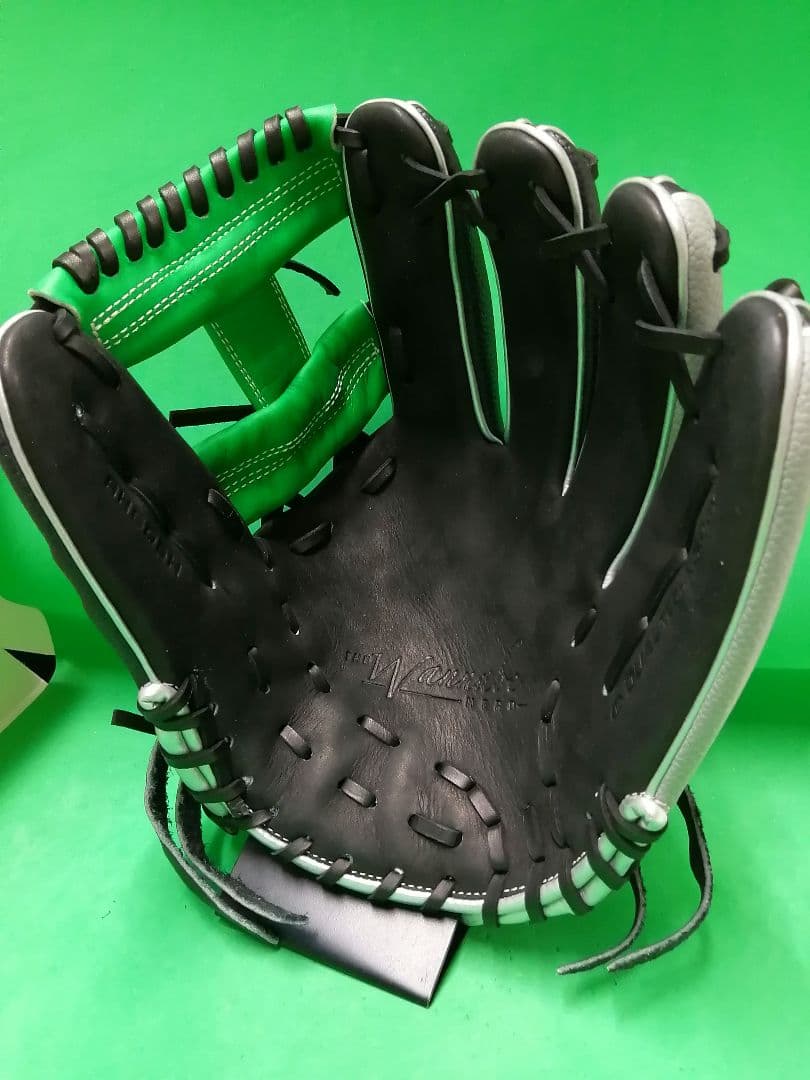 14.Wilsonワナビー軟式グラブ