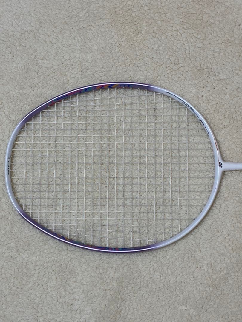YONEX NANOFLARE200 バドミントンラケット（ケース付き）