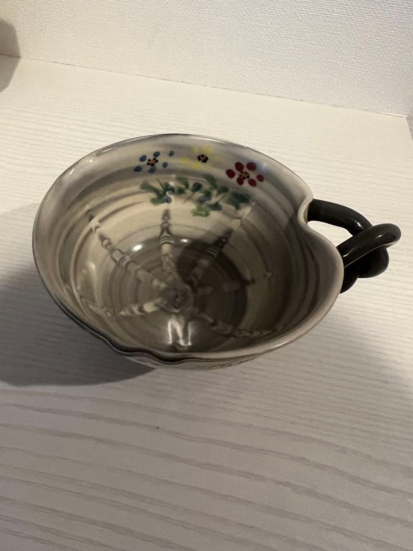 花柄陶器スープカップ ツイストハンドル