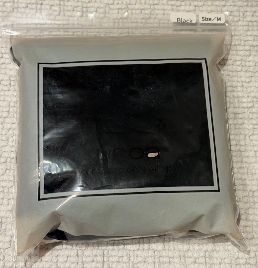 お得 新品 Glossy M size ブラック unoa ウノア トップス