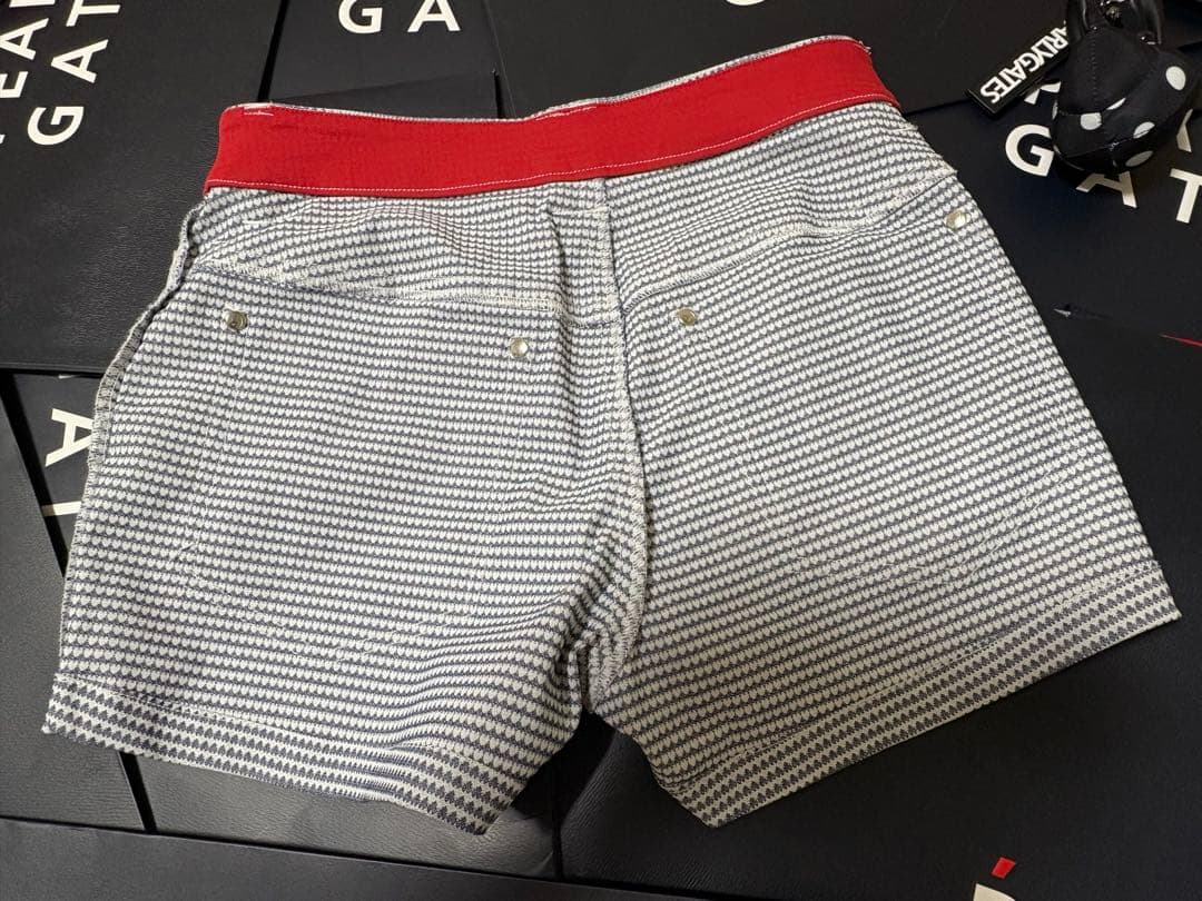 PG レディース ゴルフパンツ 白黒ストライプ