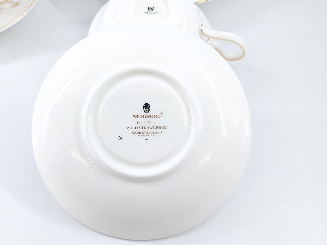 Wedgewood ワイルドストロベリー カップ&ソーサー&プレート 8点