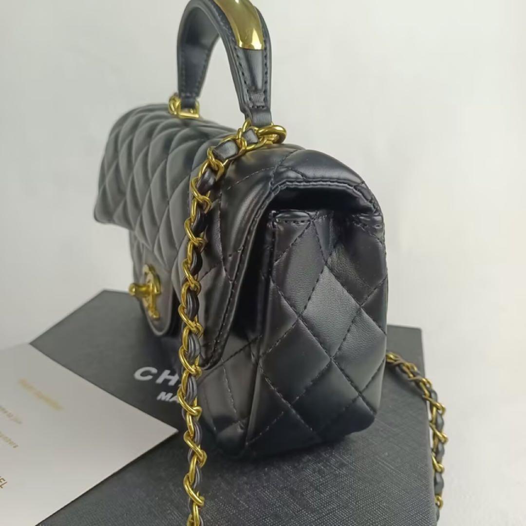 CHANELノベルティ ハンドルゴールドロゴプレート キルティング バッグ非売品