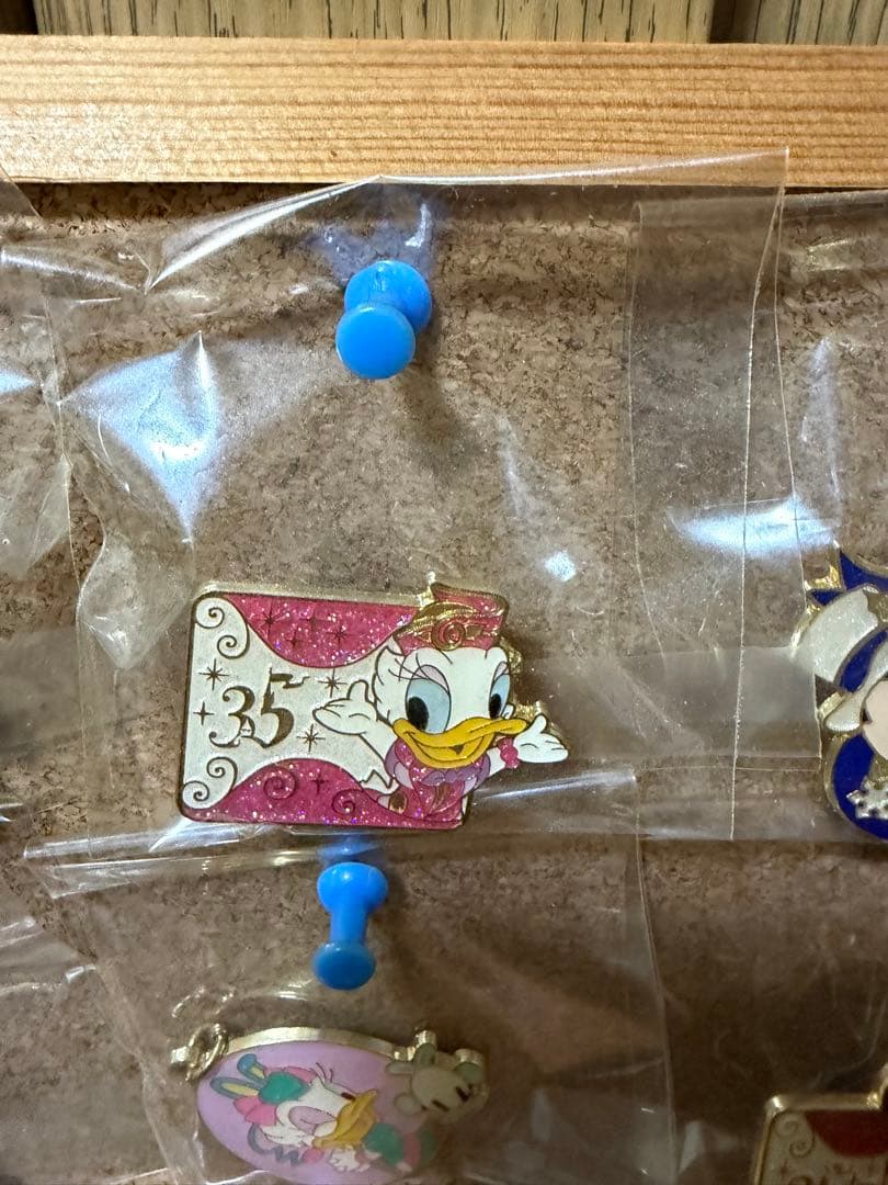 ディズニーピンバッジ16個セット