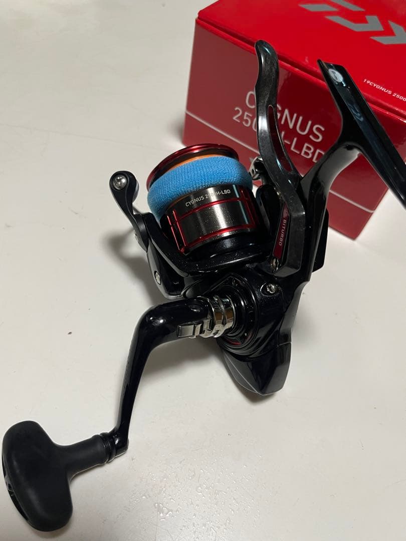 ダイワレバーブレーキリール シグナス2500H-LBD フィッシングリール訳あり