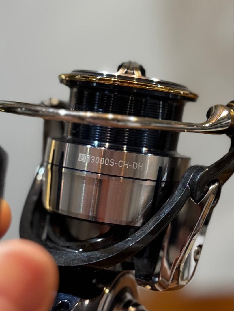 ダイワ 19セルテート LT3000S-CH-DH スピニングリール　美品