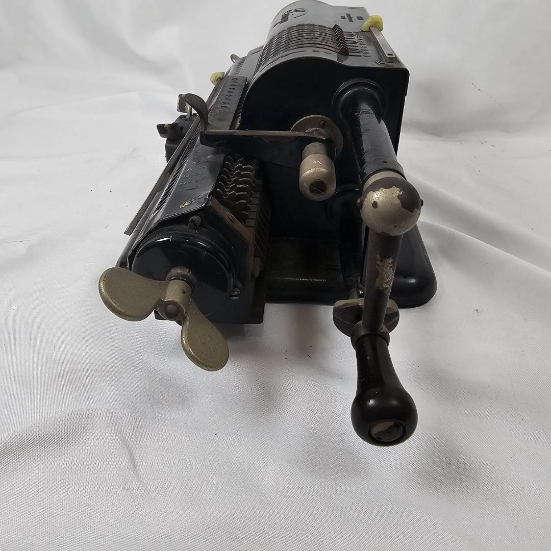 希少 太陽計算器 TAIYO 手回し計算機 MODEL 20 アンティーク