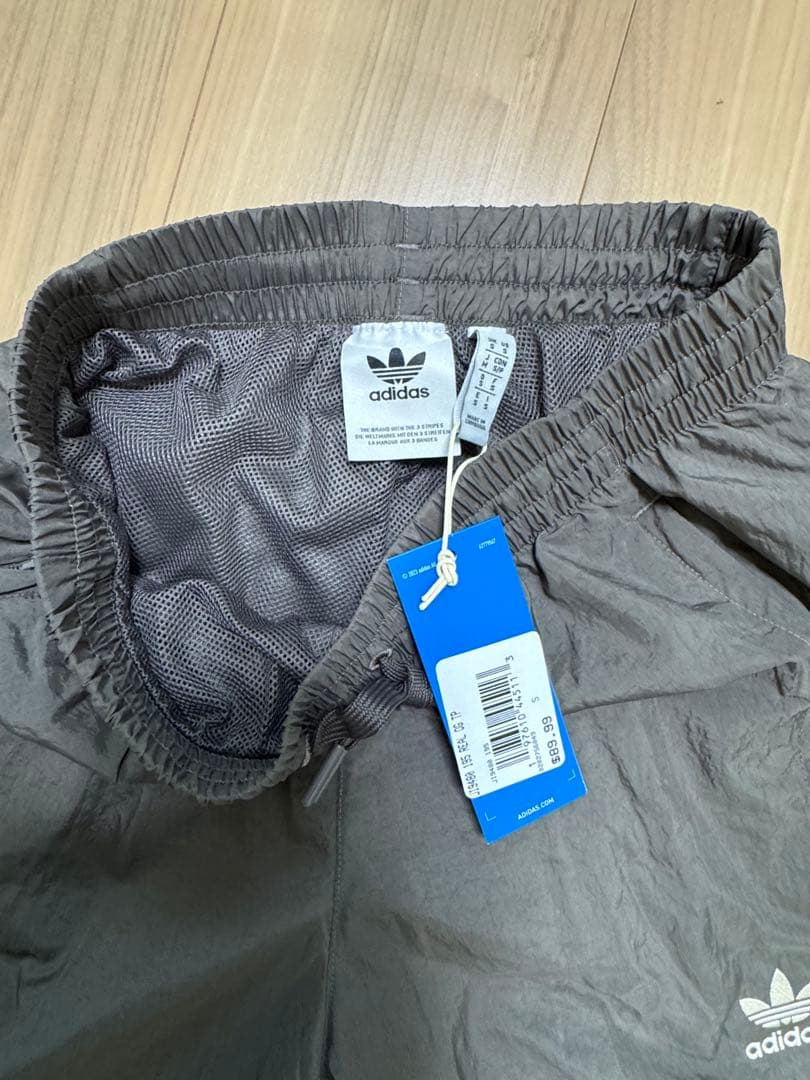 レアル・マドリード adidas トラックパンツ Sサイズ