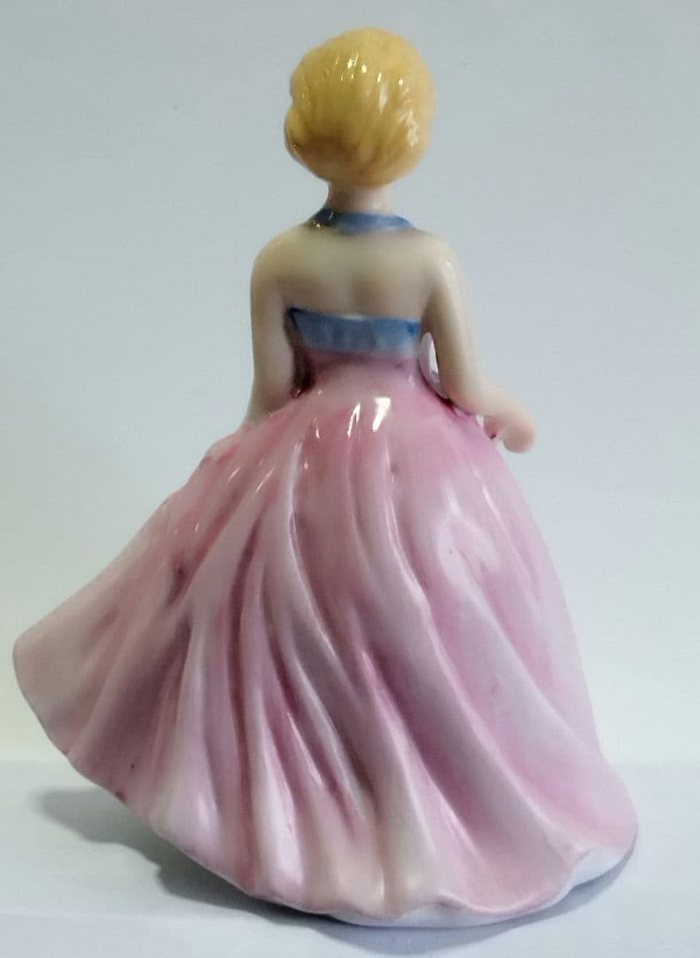 ポーセリンFine porcelain高級陶器人形ふんわりピンクのドレスが素敵