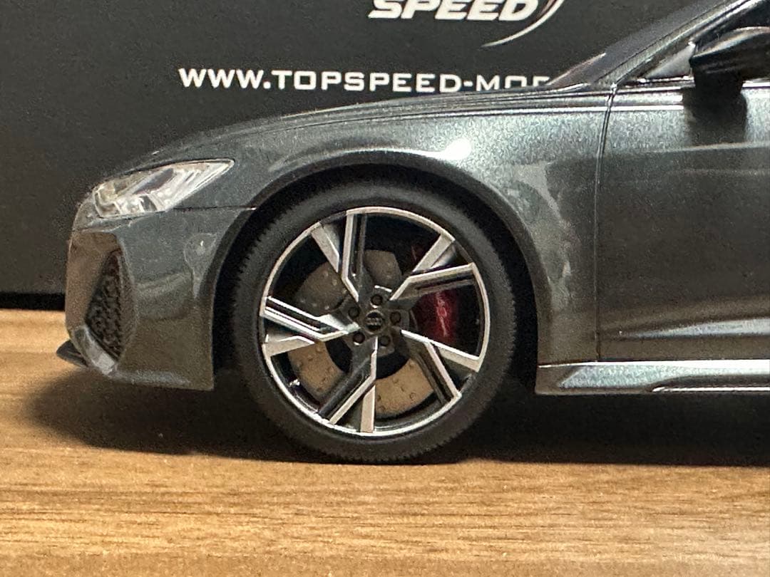 1/18 アウディ RS6 アバント デイトナグレー