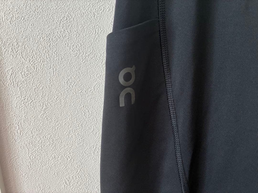 【美品】On レディース ランニングタイツ ロング サイドポケット付き　S