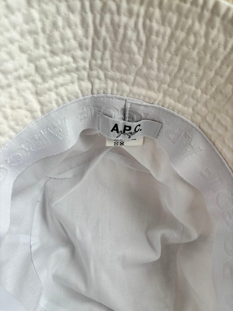 A.P.C GOLF ロゴ刺繍入り　バケットハット ホワイト　Mサイズ