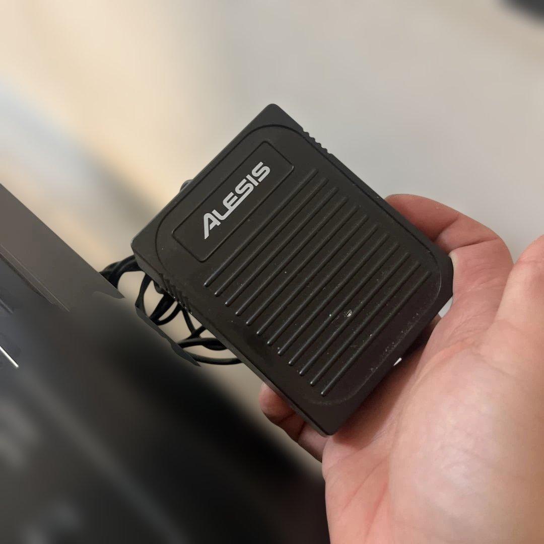 Alesis concert 88鍵 電子ピアノ 本体 動作確認済み
