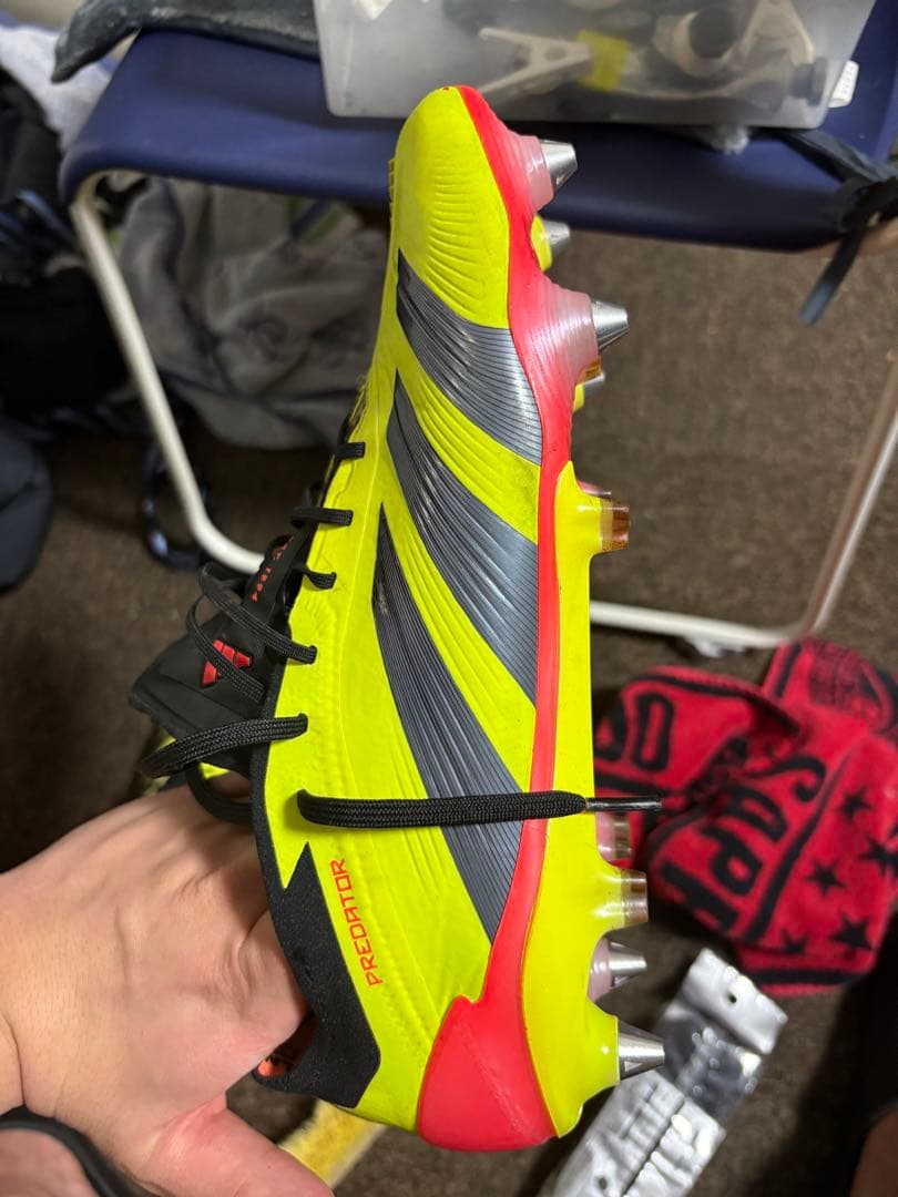 adidas Predator サッカーシューズ