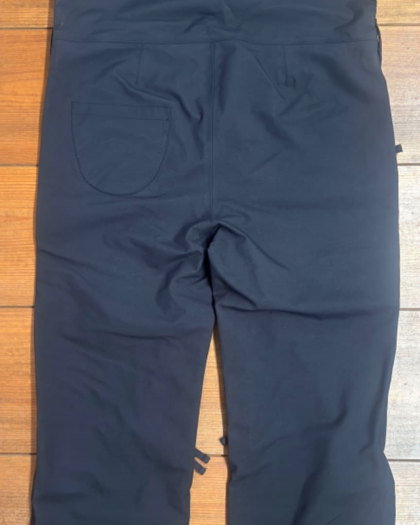 KM4K　PARADICE BIB PANTS 　ブラック Mサイズ